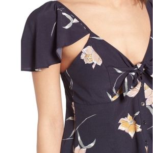 Astr Tops - ASTR the Label Flutter Sleeve Top NWT Astr Tops - ASTR the Label Flutter Sleeve Top NWT